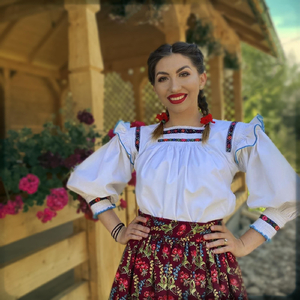 Joc De Baut Cu Strigaturi