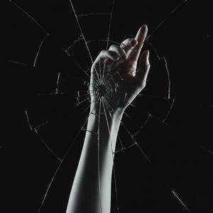 İncecik Bileklerimle