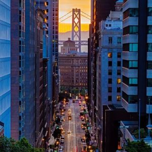 写字楼的深夜微光