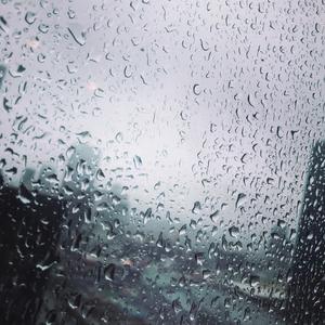 这首歌名字很长就像这场雨它下个不完