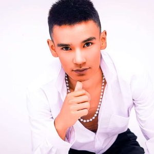 Uzum Bop Yaxay（吾行吾志）