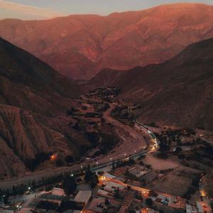 9 RAZONES (feat. Fafu)