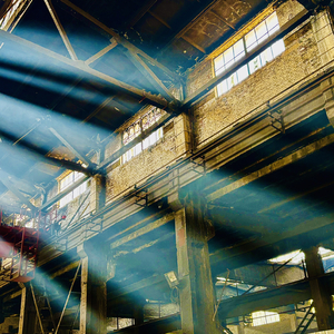 我们在相反的路上越走越远