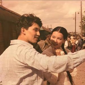 Көздеің  Біреуде