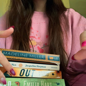 Intro, Camera Tapping