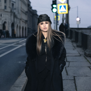 Оставила