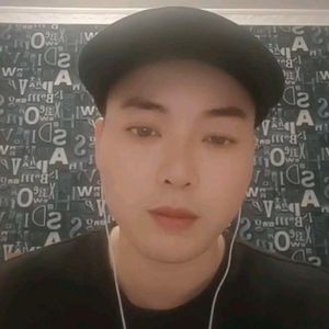 走在这条大路上的人