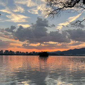 离别是记忆里漫长的雨季