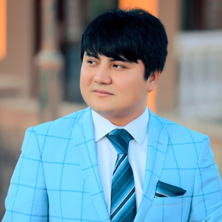 维吾尔族歌手Reyimjan Abdukeyum