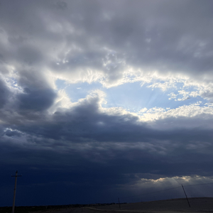 聊天记录厚，关系纸样薄