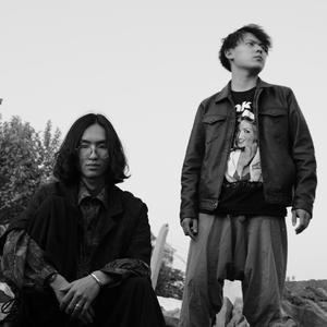 把地图背在身上