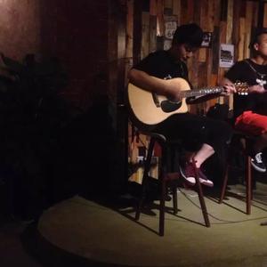 孤独的人活在幻想中