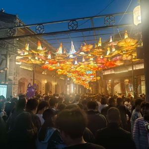 落日余晖下的浪漫期许