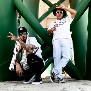 Asteroides (feat. Charly Gux)