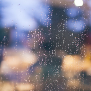 破茧 绽放 雨