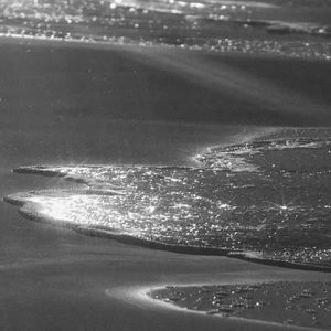 不高兴为什么要笑啊