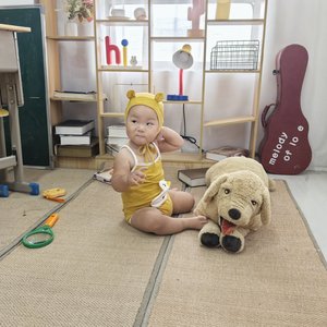 游乐园里孩子见到父母时