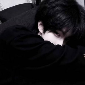 从文本中提取的歌名是：曾经的我们