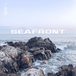 The First Light of A Day / 第一缕光