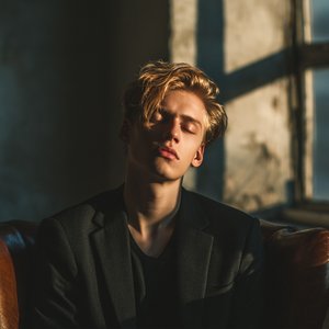 Kiss Me 'Til We Break