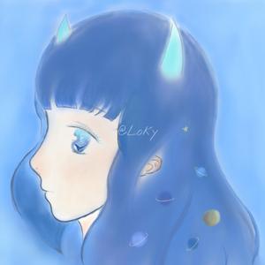 彼女は旅に出る（她踏上了旅程）