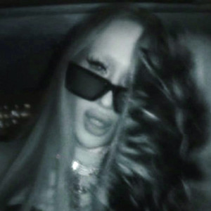 Я СИЯЮ В НОЧИ