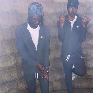 Raq (feat. DeeBlack)