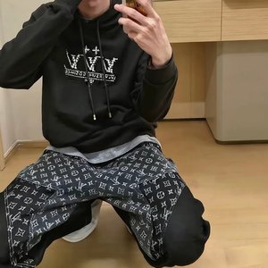 李梓依