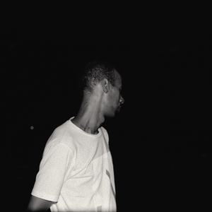 Kukaa Mitää (feat. Shaka & Tiia Karoliina)