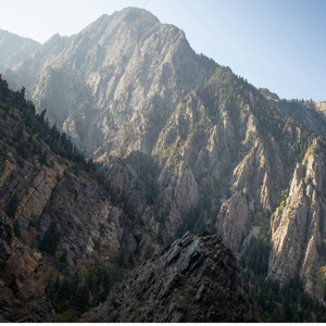 大气和史诗交响共创美好未来 (Magnificence and epic symphony jointly create a beautiful future)