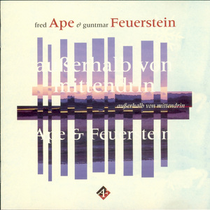 Vor den Schafen lächelt der Wolf