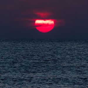 波澜前路笑坦然