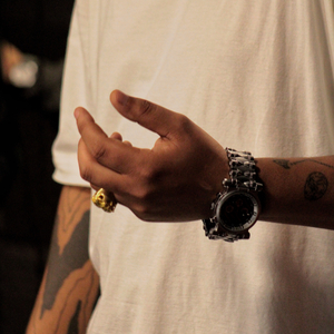 Deus sabe o quanto que eu corro