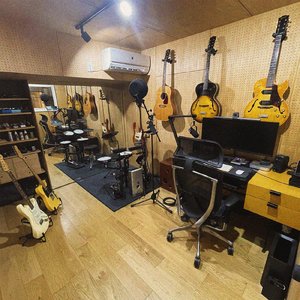 キニナルコトバ