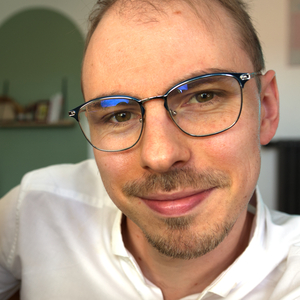 Tapotements sur du liège