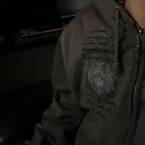 sprayin (feat. gwallahs)