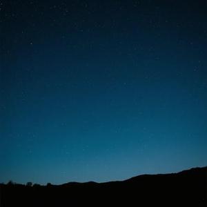 看不见星星的夜空