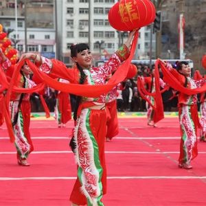 欢乐的春节（邓仕学词曲唱） 伴奏