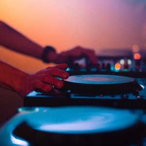 爱得太迟 (dj粤语版) (翻自 古巨基/周慧敏)