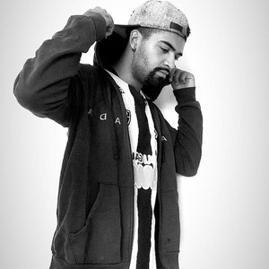 MC GABY E MC DOIS D TRAJADA DE GUCCI