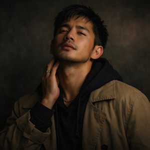 ស្បែកជើងចាស់ (The Old Shoes)