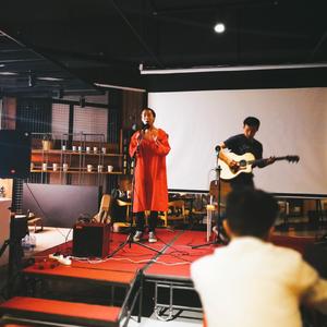 老家的月光（致文亮的诗）