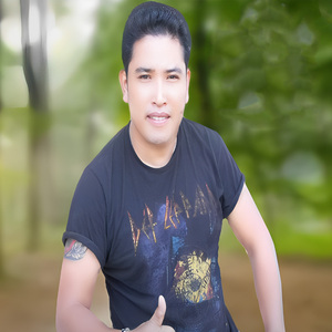 ລຳສະຫມຸນໄພລາວໃຕ້ກາພູເຂົາຂຽວ