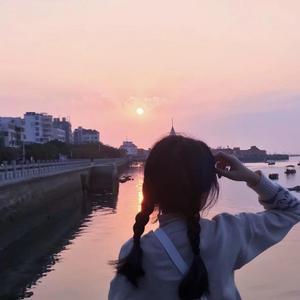 Komorebi（叶隙间洒落的阳光）