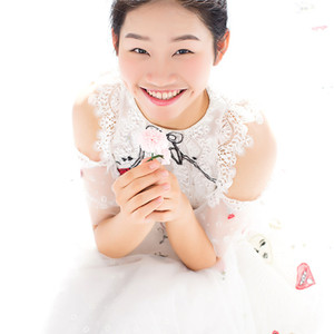 我在人民广场吃炸鸡（翻自 只想消消黑眼圈）