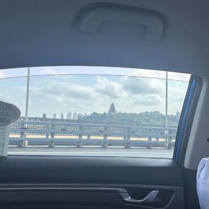 那一刻我终于知道冰川融化的时候落在我身上的余晖是你