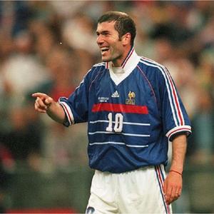 FRANCE (feat. ax.14)