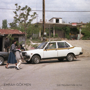 Şişli Meydanı'nda Üç Kız