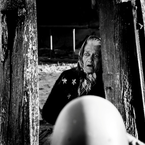 Хозяйка ритуальных услуг