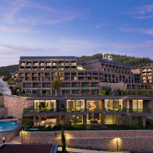 Evlərinin Önü Yonca